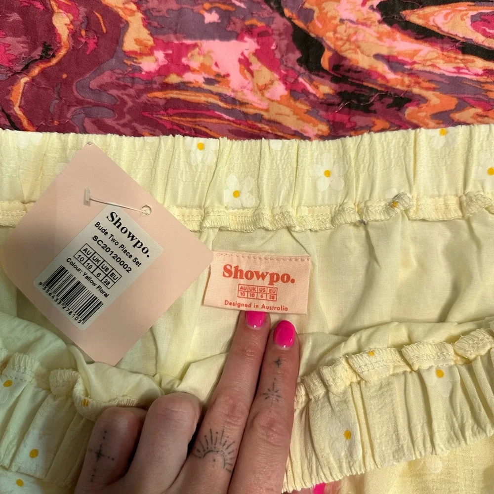 Showpo daisy two piece set - Picture 3 of 6